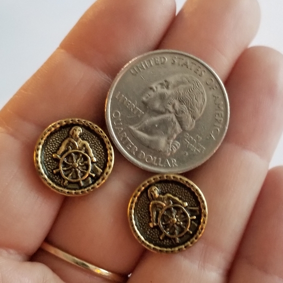 Relisted - Vintage cuff links gold tone sailor ship wheel button cufflinks - Picture 4 of 9